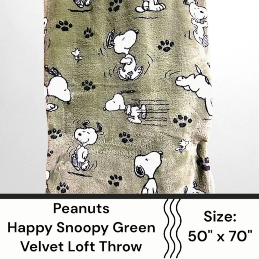 Peanuts Happy Snoopy Throw Green Velvet Loft 50" x 70" - Picture 3 of 8